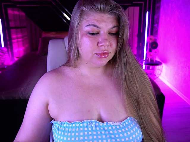 LyalyaPiska live cam on BongaCams