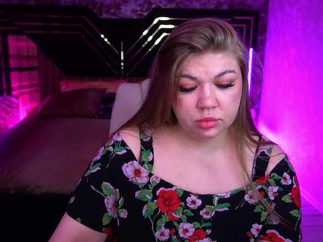 LyalyaPiska live webcam show