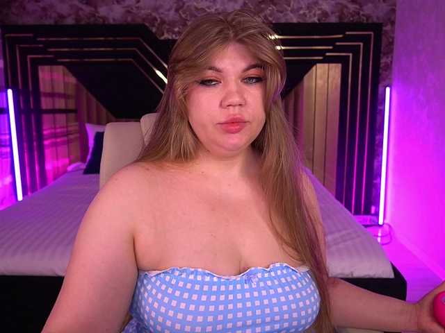 LyalyaPiska live cam on BongaCams