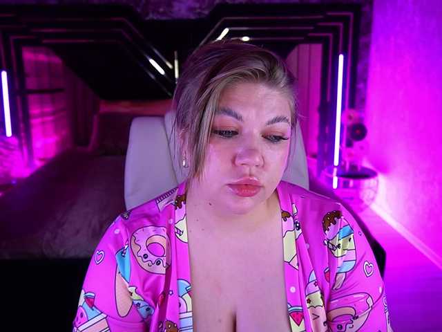 LyalyaPiska live cam on BongaCams
