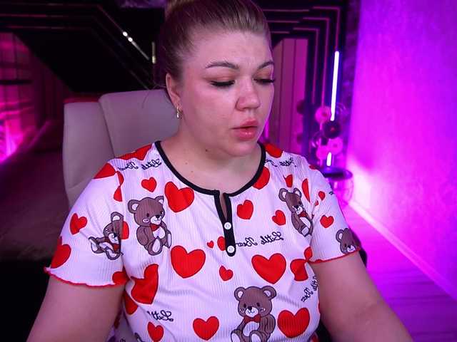 LyalyaPiska live cam on BongaCams