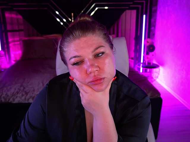 LyalyaPiska live cam on BongaCams