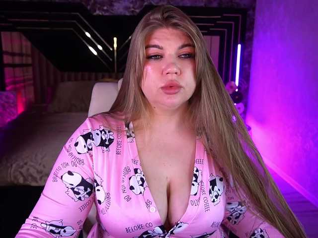 LyalyaPiska live cam on BongaCams