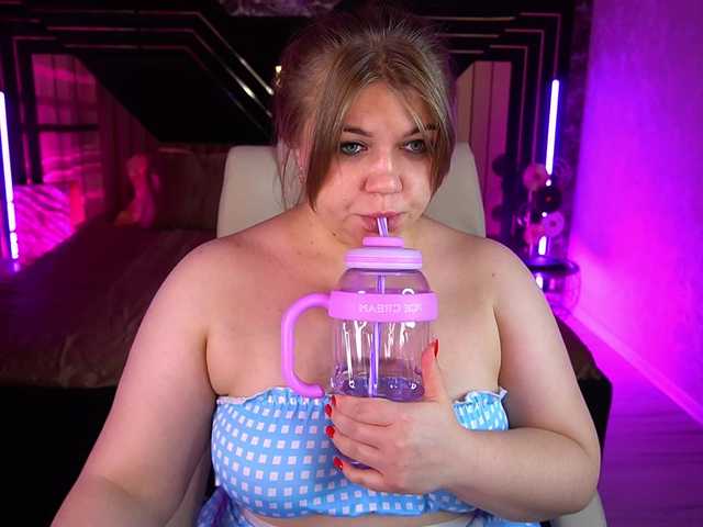 LyalyaPiska live cam on BongaCams