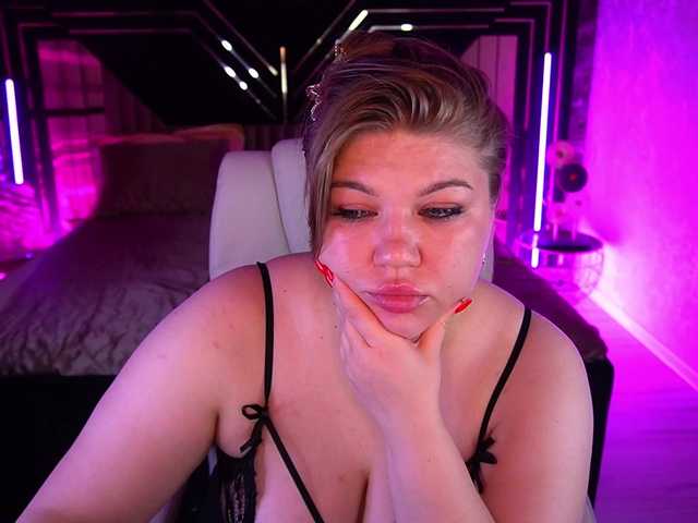 LyalyaPiska live cam on BongaCams