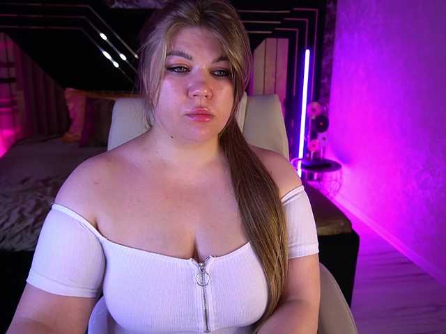 LyalyaPiska live cam on BongaCams