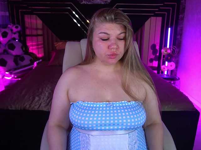 LyalyaPiska live cam on BongaCams