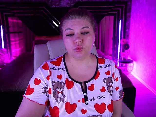 LyalyaPiska live cam on BongaCams