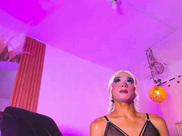 Maddy-Valentine Sex Cam Show