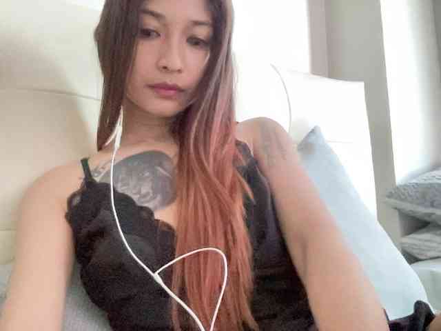 AdoreDior webcam