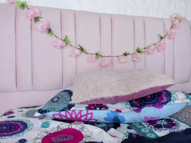 le modèle luna-maison est en webcam porno dans un show sur le site bongacams, il possède les tags suivants: Latino/Hispanic,Brunette,Trimmed