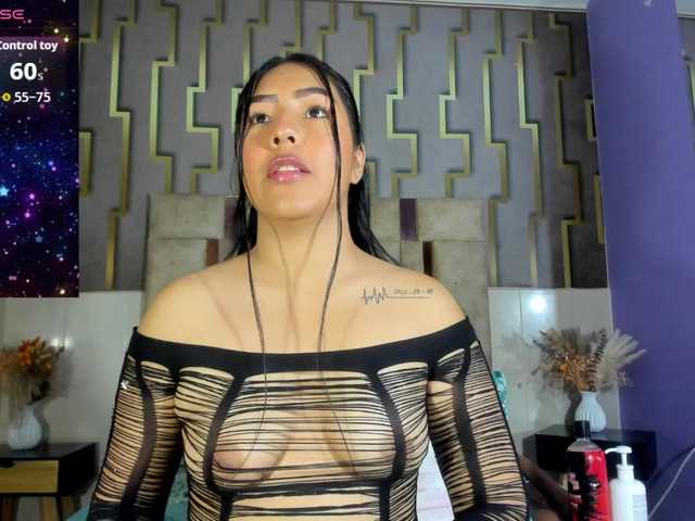 luna-maison live cam on BongaCams
