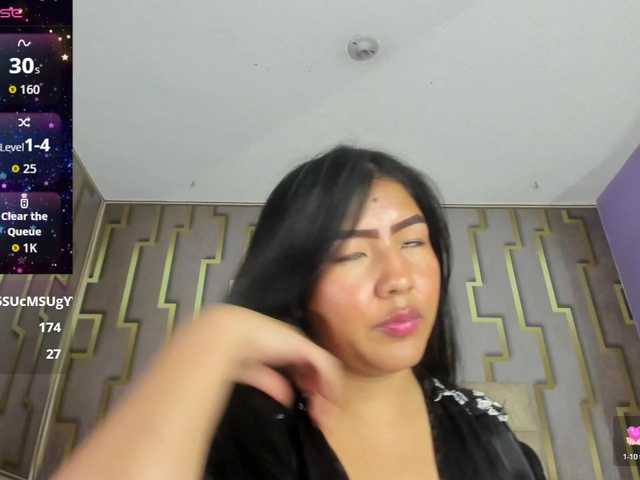 luna-maison live cam on BongaCams
