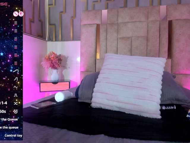 luna-maison live cam on BongaCams