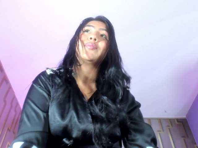 le modèle luna-maison est en webcam porno dans un show sur le site bongacams, il possède les tags suivants: Latino/Hispanic,Brunette,Trimmed