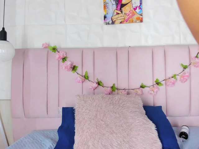 luna-maison live cam on BongaCams
