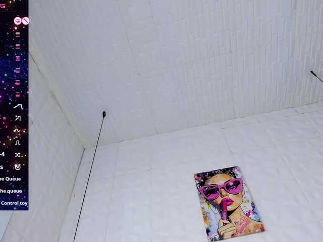 luna-maison live cam on BongaCams