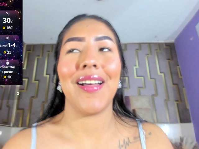 luna-maison live cam on BongaCams