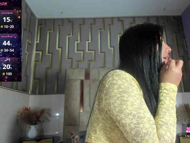 luna-maison Live Webcam on BongaCams
