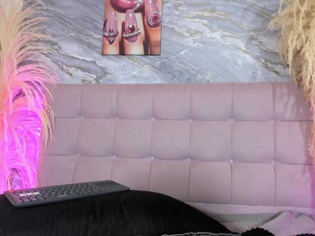 victoria-keyy live cam on BongaCams