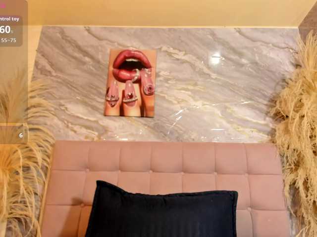 victoria-keyy live cam on BongaCams