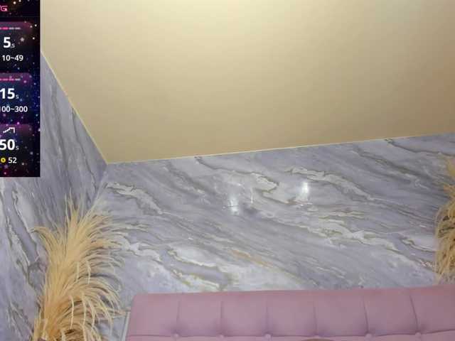 victoria-keyy live cam on BongaCams