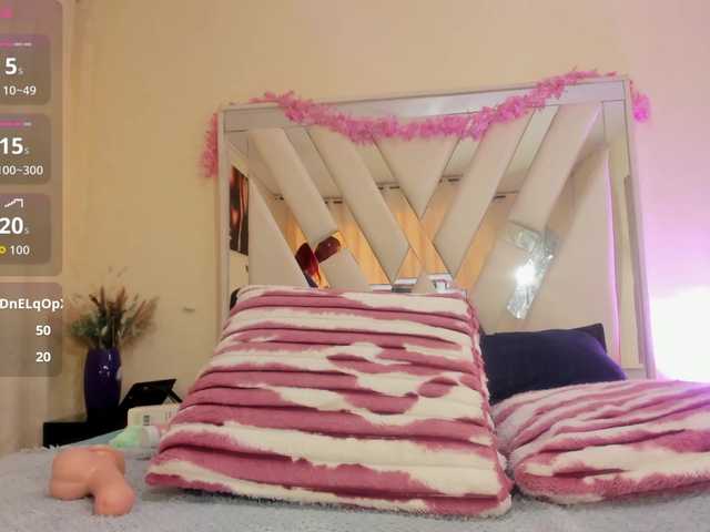 victoria-keyy live cam on BongaCams