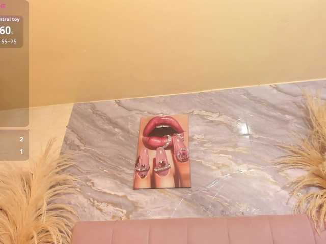 victoria-keyy live cam on BongaCams