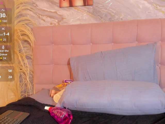 victoria-keyy live cam on BongaCams