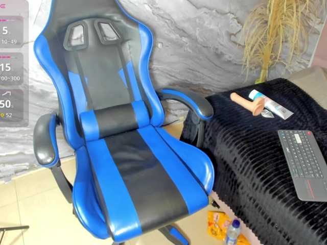 victoria-keyy live cam on BongaCams