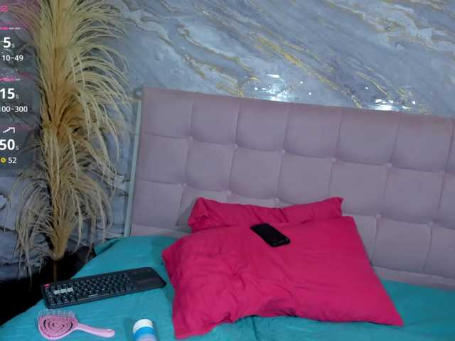 victoria-keyy live cam on BongaCams