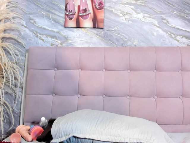 victoria-keyy live cam