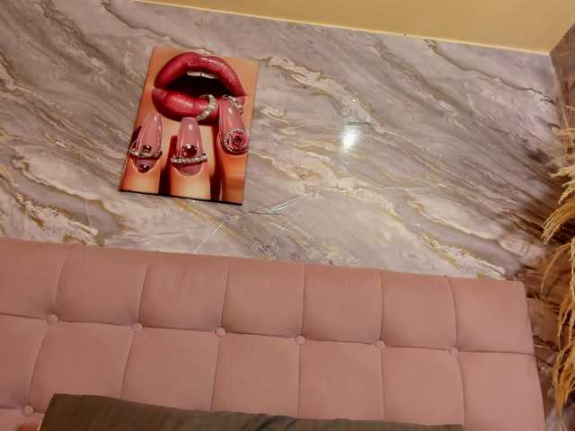 victoria-keyy live cam on BongaCams