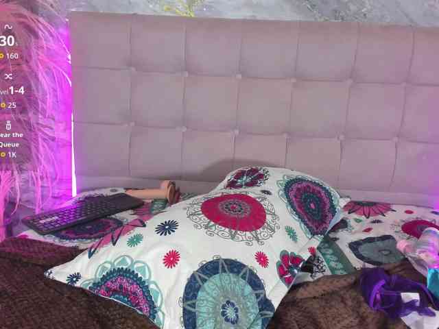 victoria-keyy webcam