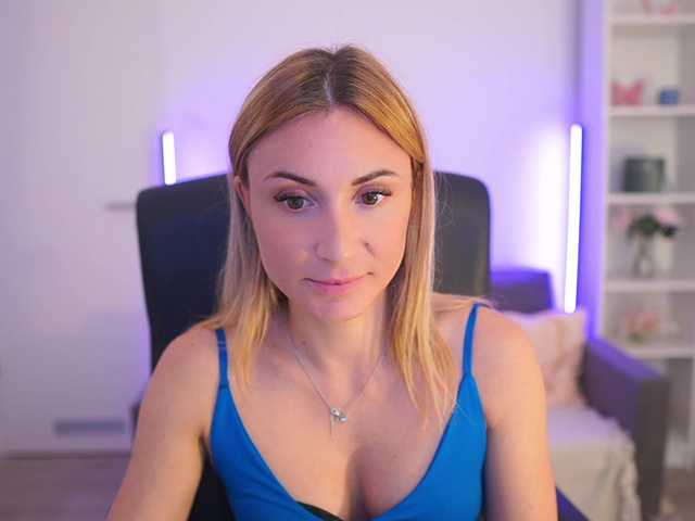 Cumwithsarah live cam on BongaCams