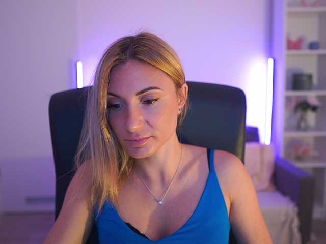 Cumwithsarah live cam on BongaCams