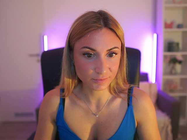 Cumwithsarah live cam on BongaCams
