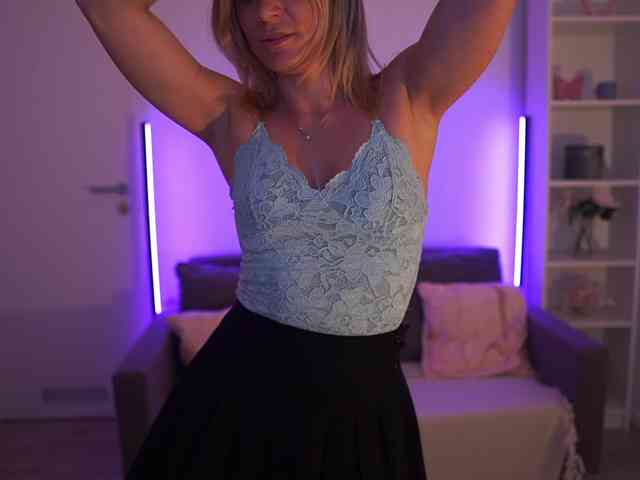 Cumwithsarah webcam