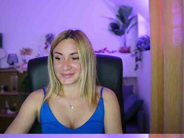 Cumwithsarah webcam