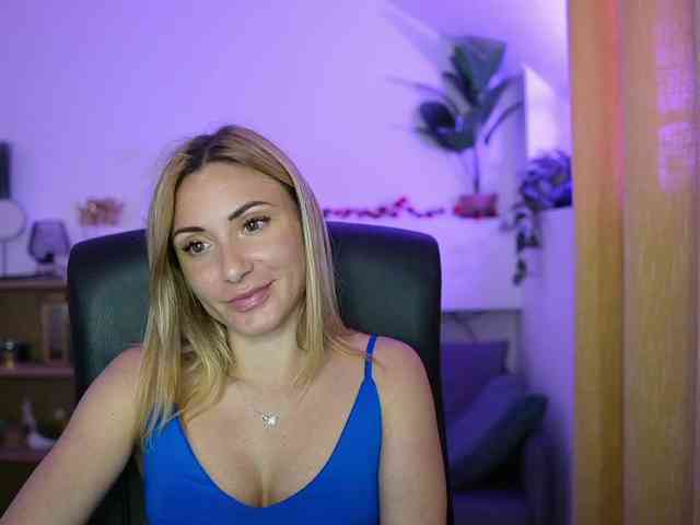 Cumwithsarah webcam