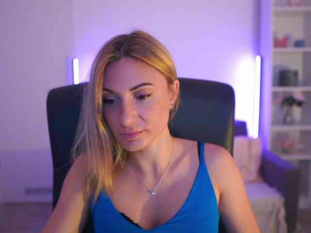 Cumwithsarah webcam