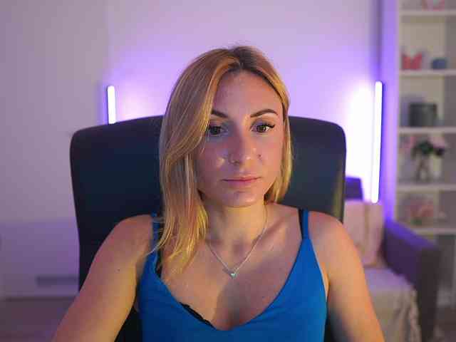 Cumwithsarah webcam