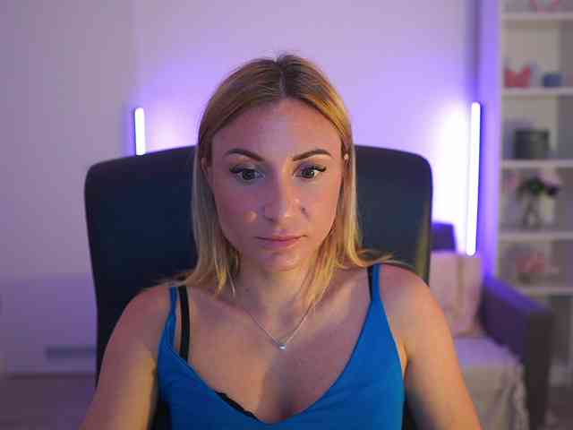 Cumwithsarah webcam