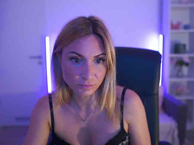 Cumwithsarah webcam