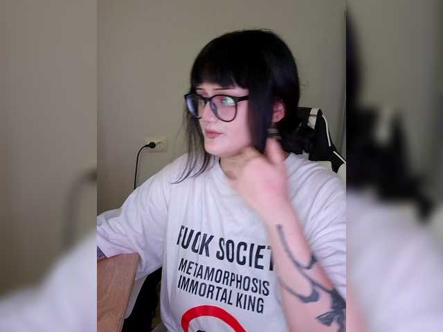 IVYMRR live cam on BongaCams