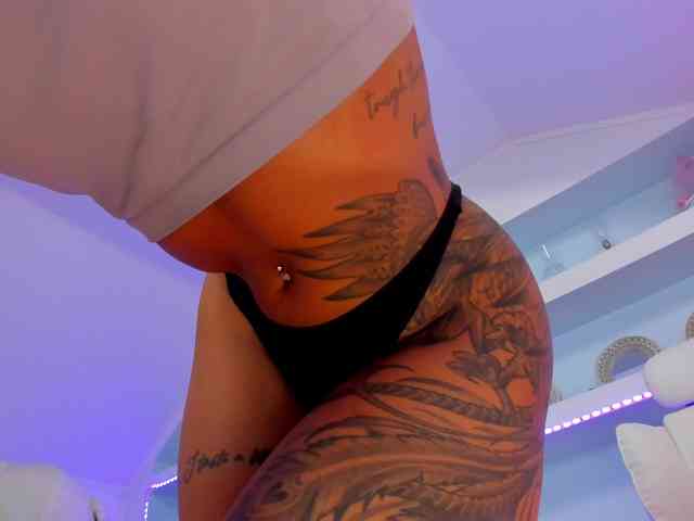 TouchMyTattoo webcam
