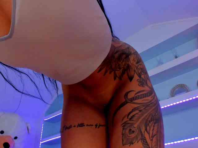 TouchMyTattoo webcam