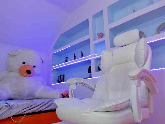 TouchMyTattoo webcam