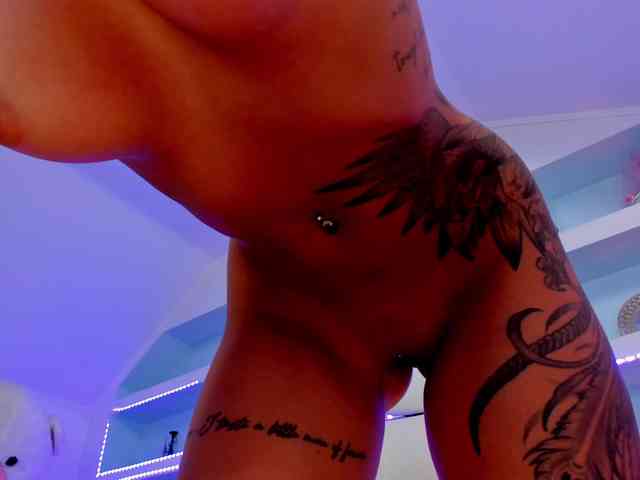 TouchMyTattoo webcam