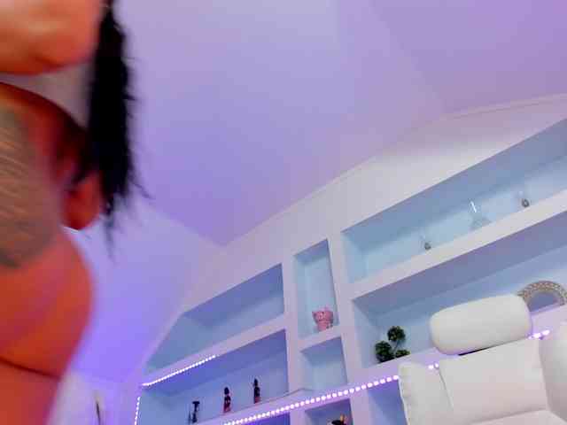 TouchMyTattoo webcam
